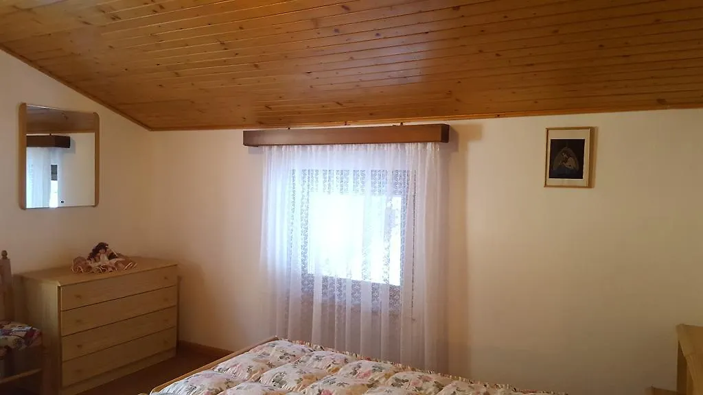 Apartment Appartamenti Vittoria Pezze Rocca Pietore Italien